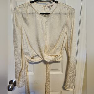 Guess Cream Crop Top